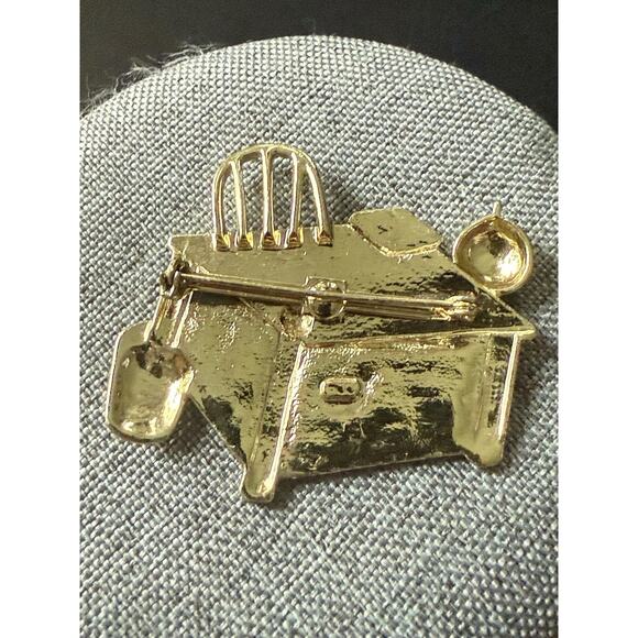 Vintage JJ Jonette Gold Tone Teacher Desk Brooch Pin Professor Book Apple - Picture 3 of 5